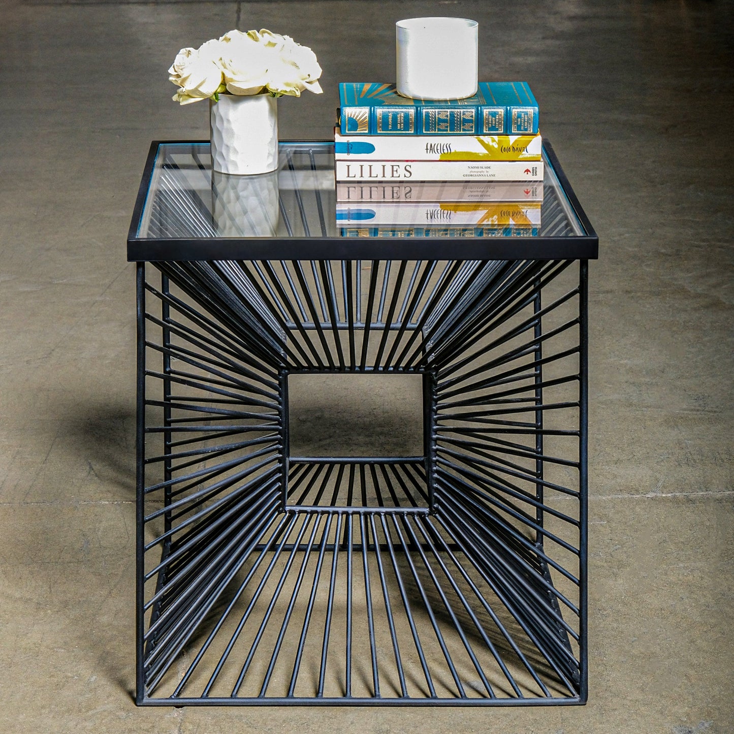 Chic Fragment Iron Side Table